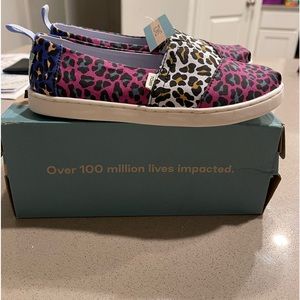Toms girls cheetah print size 2